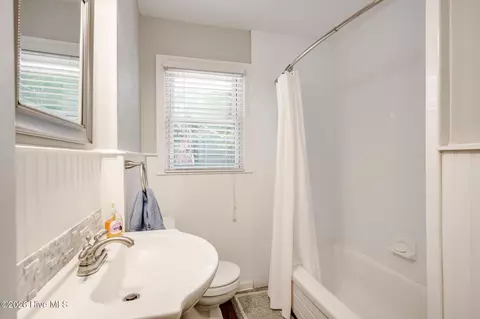 Bath - 2902 Mayfair Rd, Augusta, GA 30909 photo 2 of 2