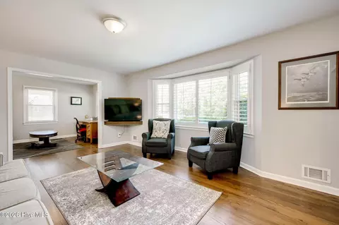Living - 2902 Mayfair Rd, Augusta, GA 30909 photo 2 of 3