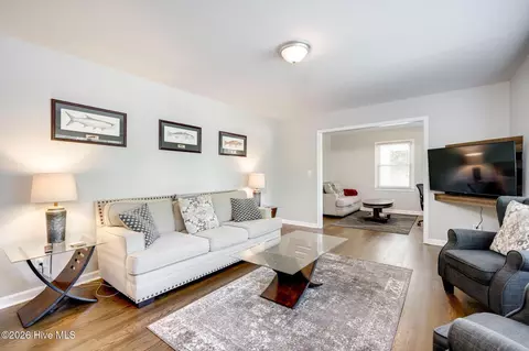 Living - 2902 Mayfair Rd, Augusta, GA 30909 photo 1 of 3