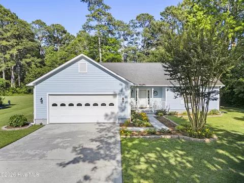 208 Mulligan Dr, Swansboro, NC 28584