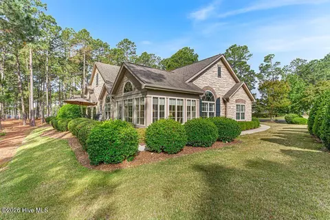109 Essex Pl, Southern Pines, NC 28387