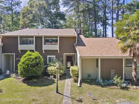 101 Quarterdeck Townhouses, New Bern, NC 28562