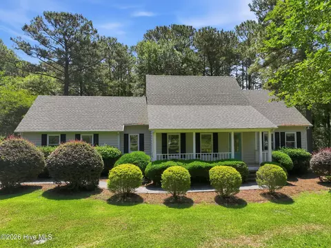 120 Plantation Dr, Swansboro, NC 28584