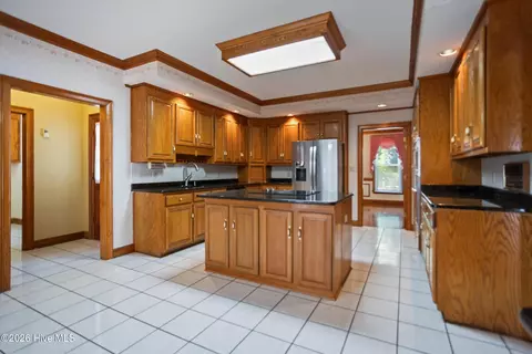 Kitchen - 853 Sparkleberry Rd, Evans, GA 30809 photo 2 of 8