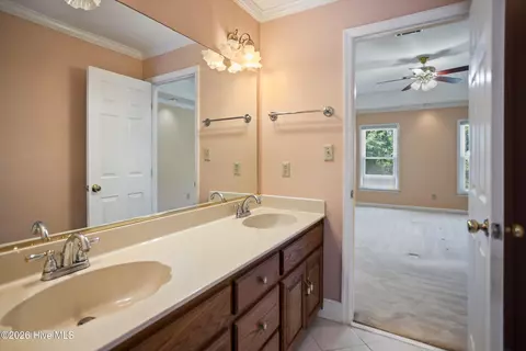 Bath - 853 Sparkleberry Rd, Evans, GA 30809 photo 8 of 13