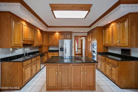 Kitchen - 853 Sparkleberry Rd, Evans, GA 30809 photo 3 of 8