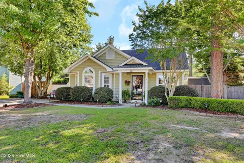 607 Hopscotch Ct, Wilmington, NC 28411