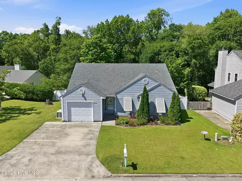 2916 Mandy Ln, Morehead City, NC 28557