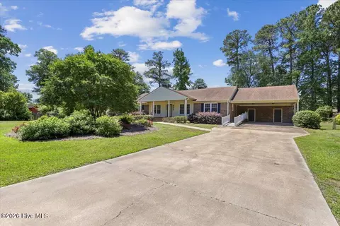 221 Pinewood Cir, Goldsboro, NC 27534