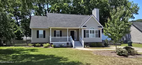 703 W Country Club Dr, Tarboro, NC 27886