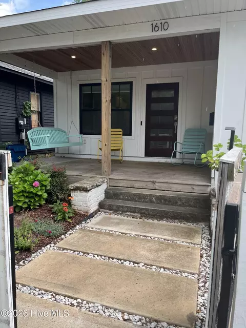 1610 Dock St, Wilmington, NC 28401