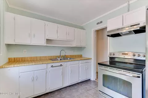 Kitchen - 3001 Jasmine Pl, Augusta, GA 30906 photo 3 of 4