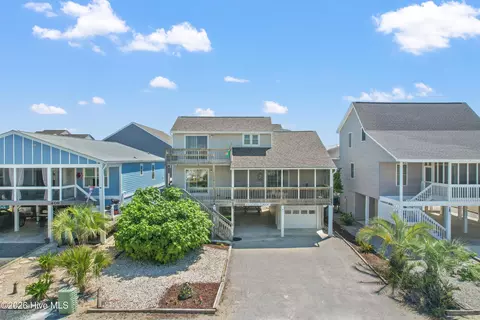 411 5th St, Sunset Beach, NC 28468