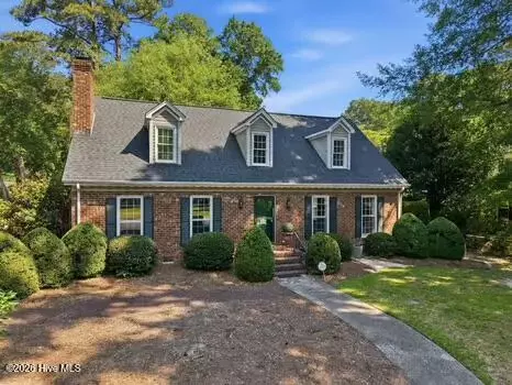 114 Williamsburg Dr, Greenville, NC 27858