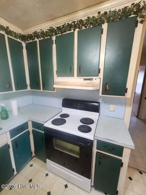 Kitchen - 134 E Circle Dr, Hamilton, NC 27840 photo 2 of 2