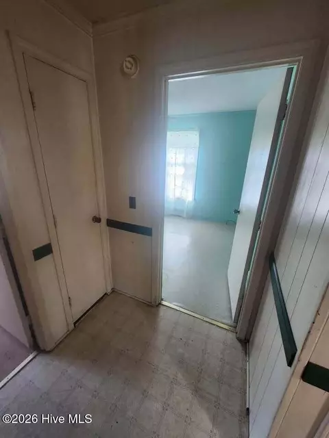 Entry Way - 134 E Circle Dr, Hamilton, NC 27840 photo 3 of 4