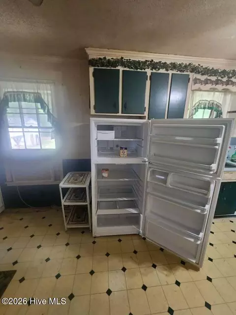 Kitchen - 134 E Circle Dr, Hamilton, NC 27840 photo 1 of 2