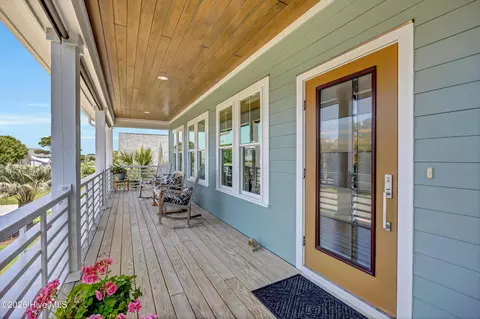 Exterior - 714 Sloop Pointe Ln, Kure Beach, NC 28449 photo 2 of 22