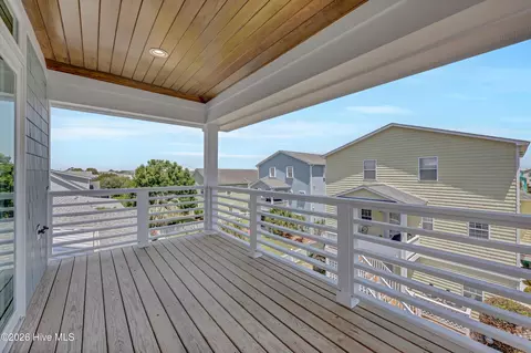 Exterior - 714 Sloop Pointe Ln, Kure Beach, NC 28449 photo 5 of 22