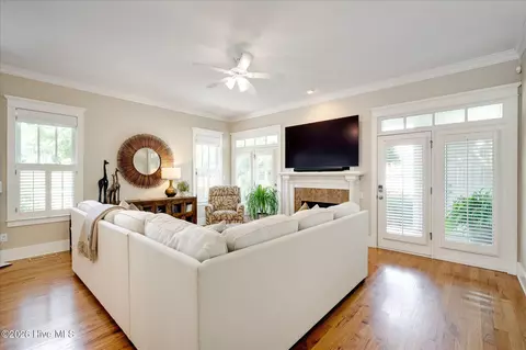 Living - 118 Central Park Ln, Evans, GA 30809 photo 6 of 6