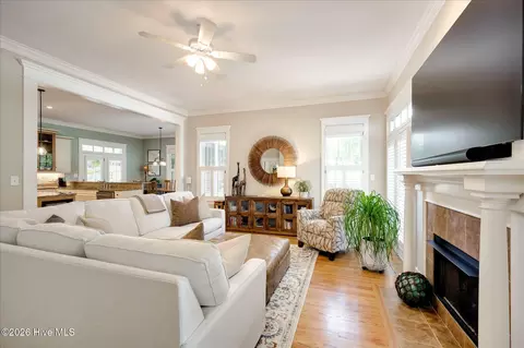 Living - 118 Central Park Ln, Evans, GA 30809 photo 4 of 6