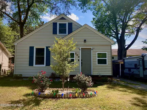 303 E 11th St, Washington, NC 27889