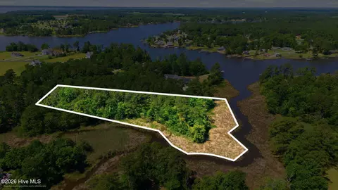292 Southern Plantation Dr S, Oriental, NC 28571