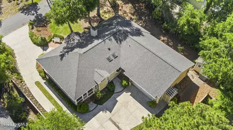 417 Holly St, Emerald Isle, NC 28594