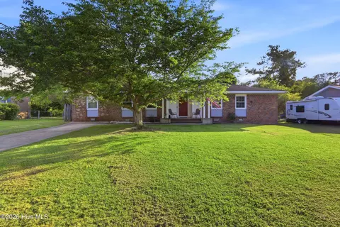607 Oakwood Ave, Jacksonville, NC 28546