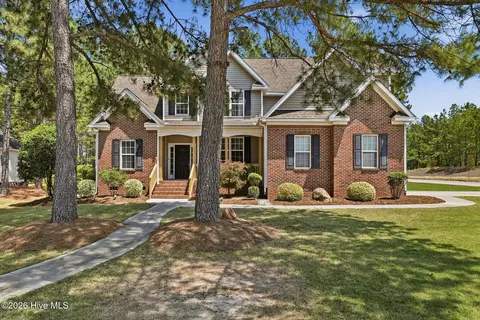 100 Cross Pointe Ln, Aberdeen, NC 28315