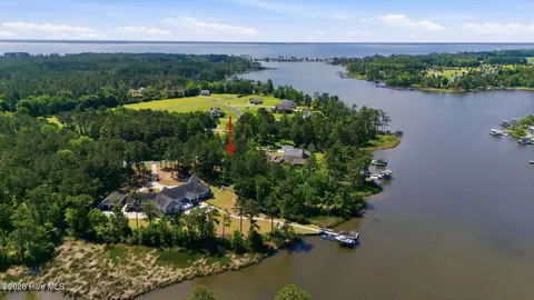 310 Southern Plantation Dr S, Oriental, NC 28571