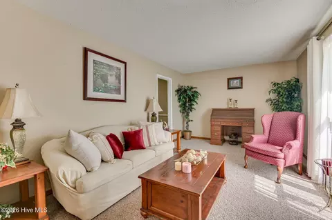 Living - 3304 Quaker Spring Rd, Augusta, GA 30907 photo 1 of 7