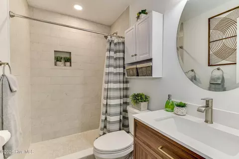 Bath - 3304 Quaker Spring Rd, Augusta, GA 30907 photo 1 of 3