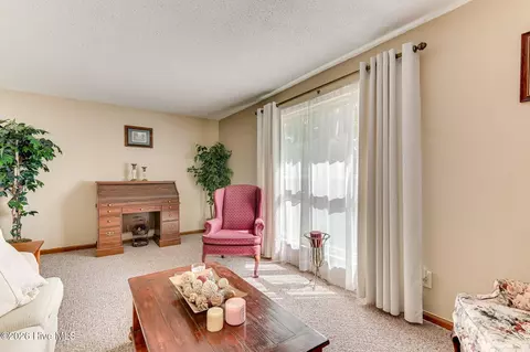 Living - 3304 Quaker Spring Rd, Augusta, GA 30907 photo 2 of 7