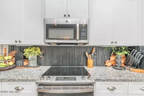 Kitchen - 319 Sumac Trl, Evans, GA 30809 photo 4 of 6