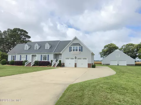 215 Bayshore Dr, Elizabeth City, NC 27909