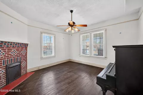 Living - 1102 Phillips St, Augusta, GA 30901 photo 1 of 7