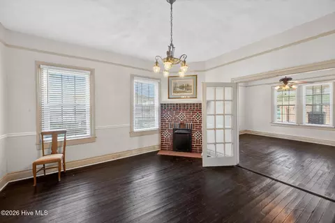 Living - 1102 Phillips St, Augusta, GA 30901 photo 4 of 7