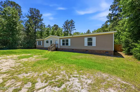 214 Ola Belle Rd, Burgaw, NC 28425