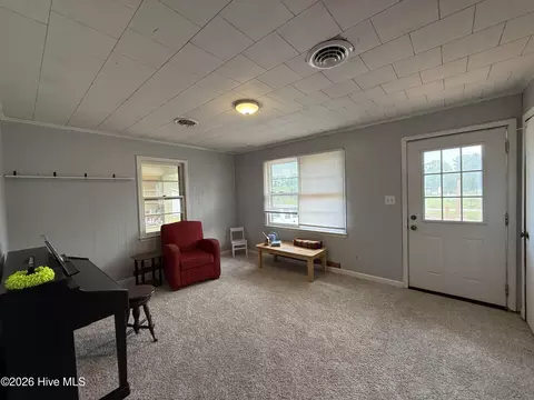 Living - 762 Marriner Rd, Roper, NC 27970 photo 2 of 3