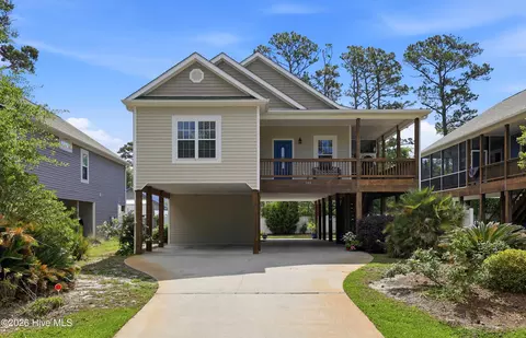 332 NE 52nd St, Oak Island, NC 28465