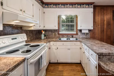 Kitchen - 4824 Four Way Rd, Hookerton, NC 28538 photo 2 of 3