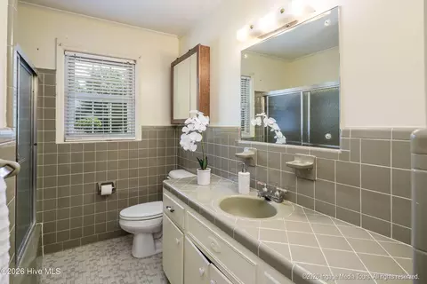 Bath - 4824 Four Way Rd, Hookerton, NC 28538 photo 2 of 4
