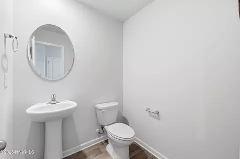 Entry Way - 421 Frida Rd, New Bern, NC 28560 photo 3 of 5