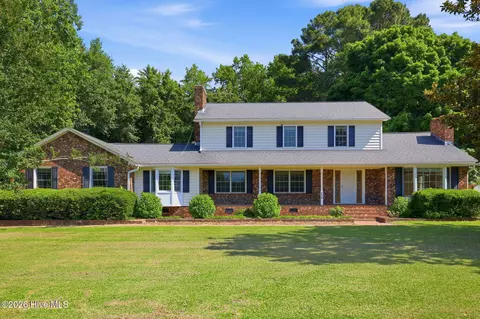 450 Davenport Farm Rd, Winterville, NC 28590