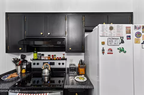 Kitchen - 4567 Pinewood Dr, Evans, GA 30809 photo 3 of 4