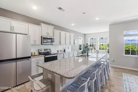 Kitchen - 302 Ginger Dr, New Bern, NC 28560 photo 2 of 4