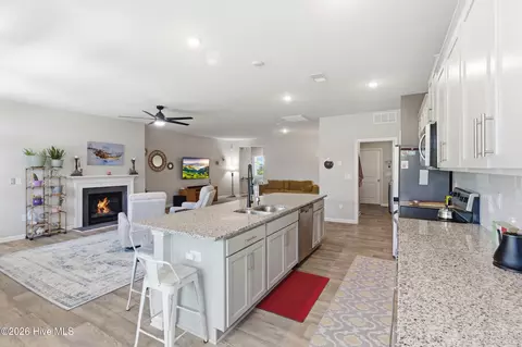 Kitchen - 302 Ginger Dr, New Bern, NC 28560 photo 3 of 4