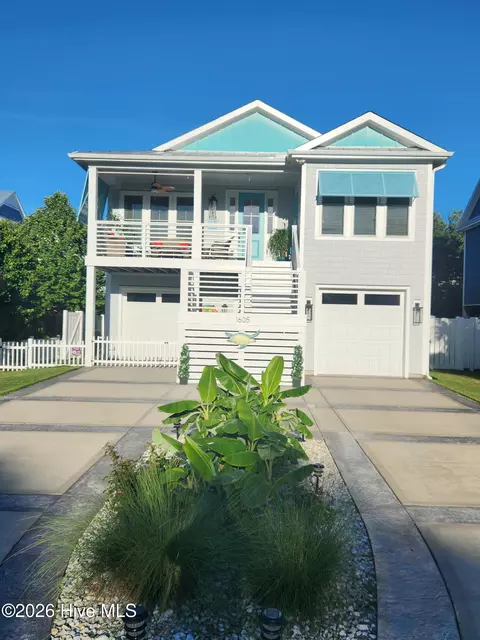 1605 Spot Ln, Carolina Beach, NC 28428