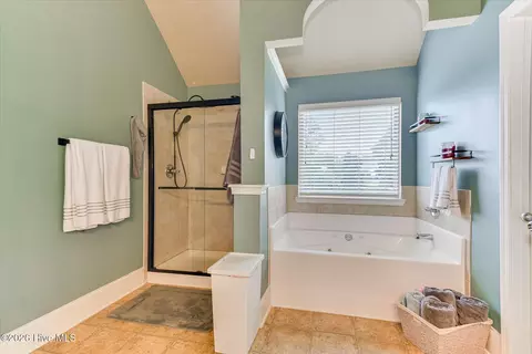 Bath - 209 Iris Glen Ct, Evans, GA 30809 photo 4 of 5